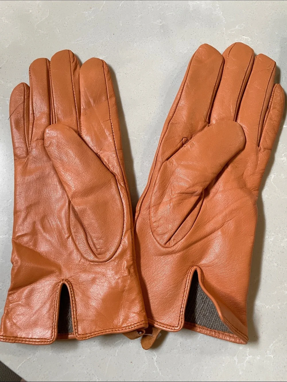 Terry Lewis Classic Luxuries Women's Leather Gloves in Warm Peach